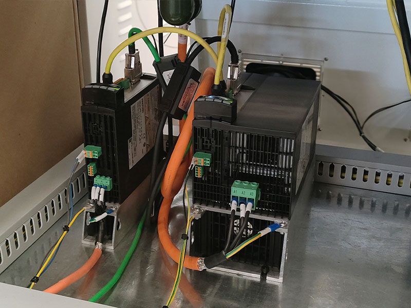 Tekuk busbar daya tinggi Mesin bending otomatis untuk busbar daya