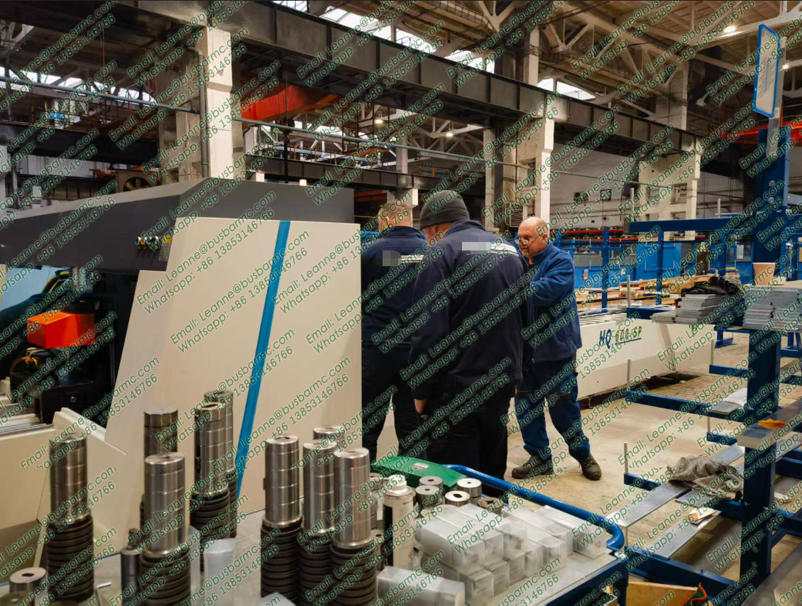 Pusat kerja mesin busbar Mesin untuk pemrosesan busbar industri